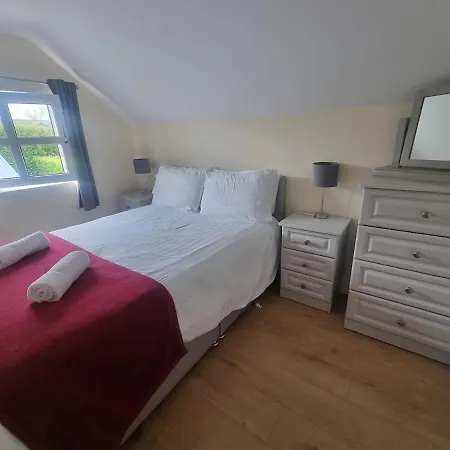Sea Breeze House בית נופש *